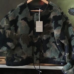 NWT Everlane Women’s the ReNew Teddy Liner Crop Jacket Coat Sherpa camo size S